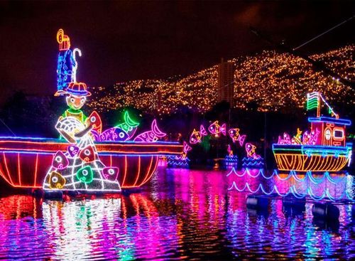 Desde Bucaramanga: Medellín, festival de las luces, Comuna 13, Guatapé, el Peñol y Hacienda Nápoles.