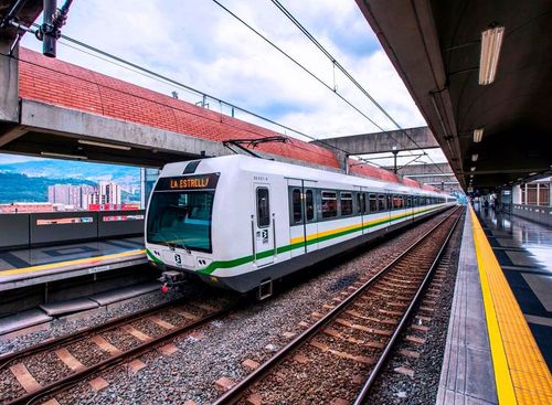 Desde Bucaramanga: Paquete Guatapé - Medellín con alojamiento