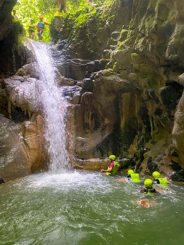 Pasadía Cueva de los Aviones