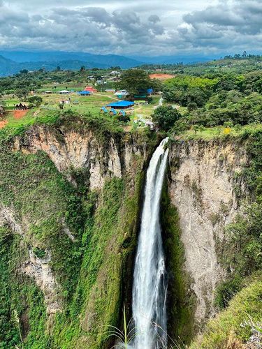 Desde Bucaramanga: Huila y San Agustín (Parque arqueológico San Agustín y Mirador la Mano Gigante)