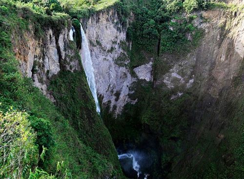 Desde Bucaramanga: Huila y San Agustín (Parque arqueológico San Agustín y Mirador la Mano Gigante)