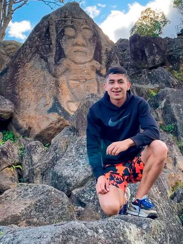 Desde Bucaramanga: Huila y San Agustín (Parque arqueológico San Agustín y Mirador la Mano Gigante)