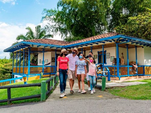 Desde Bucaramanga: Triángulo Cafetero aroma y cultura cafetera (Finlandia)